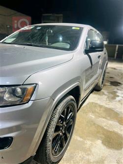 جیپ گراند شیرۆکی